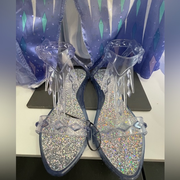 Disney Frozen Elsa the snow queen costume and matching shoes 4-6X - Picture 4 of 9